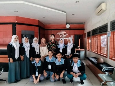 Pengantaran Siswa PkL 2025 ke kantor POS Kutacane